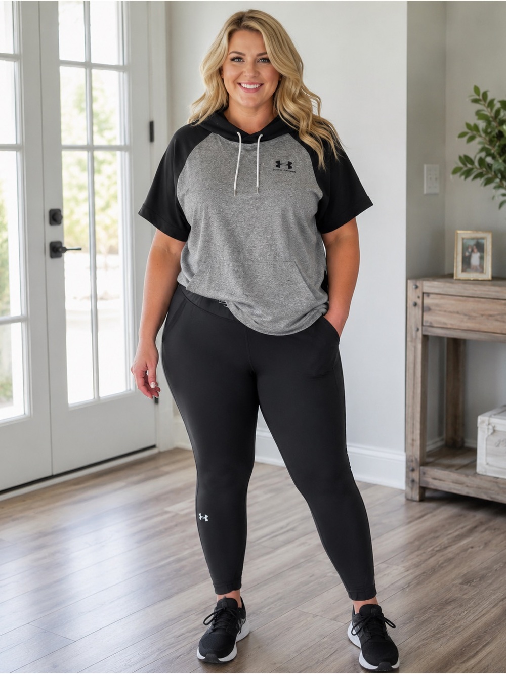 Under Armour Women’s XL Black High-Rise  Leggings with XXL short sleeve hoodie